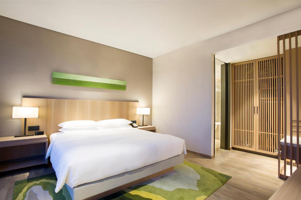 Hyatt Place Sanya City Center Екстер'єр фото