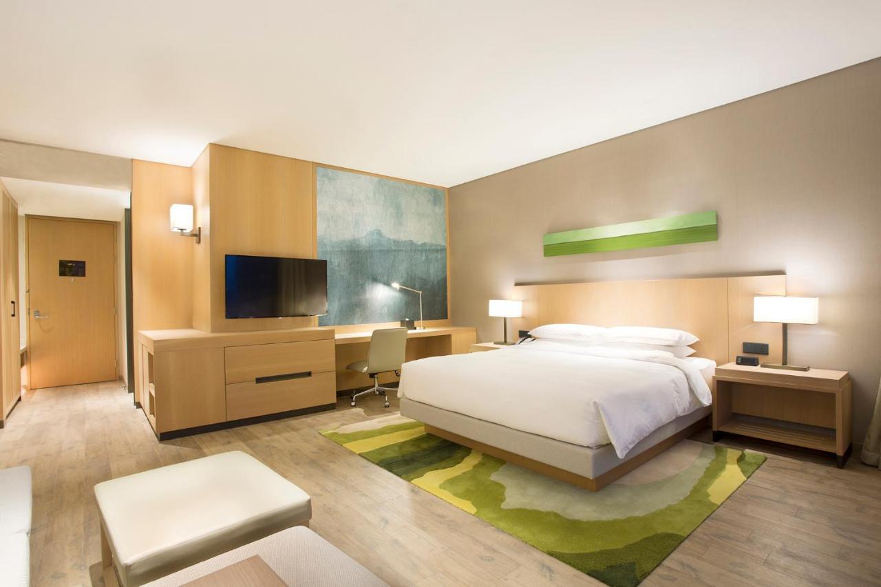Hyatt Place Sanya City Center Екстер'єр фото